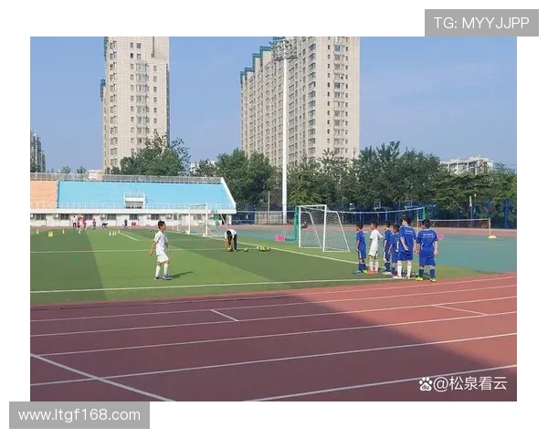 足球运动员如何通过训练和心态调整实现职业生涯的长远发展与突破